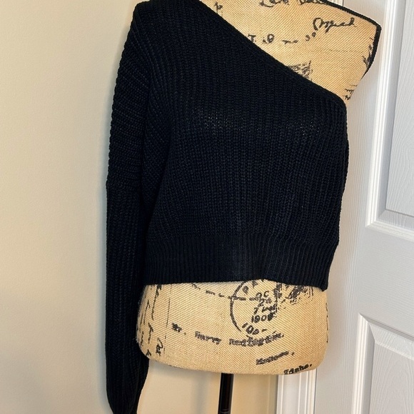 Women's Sweater Solid One Shoulder Sweater Size M - Picture 6 of 10